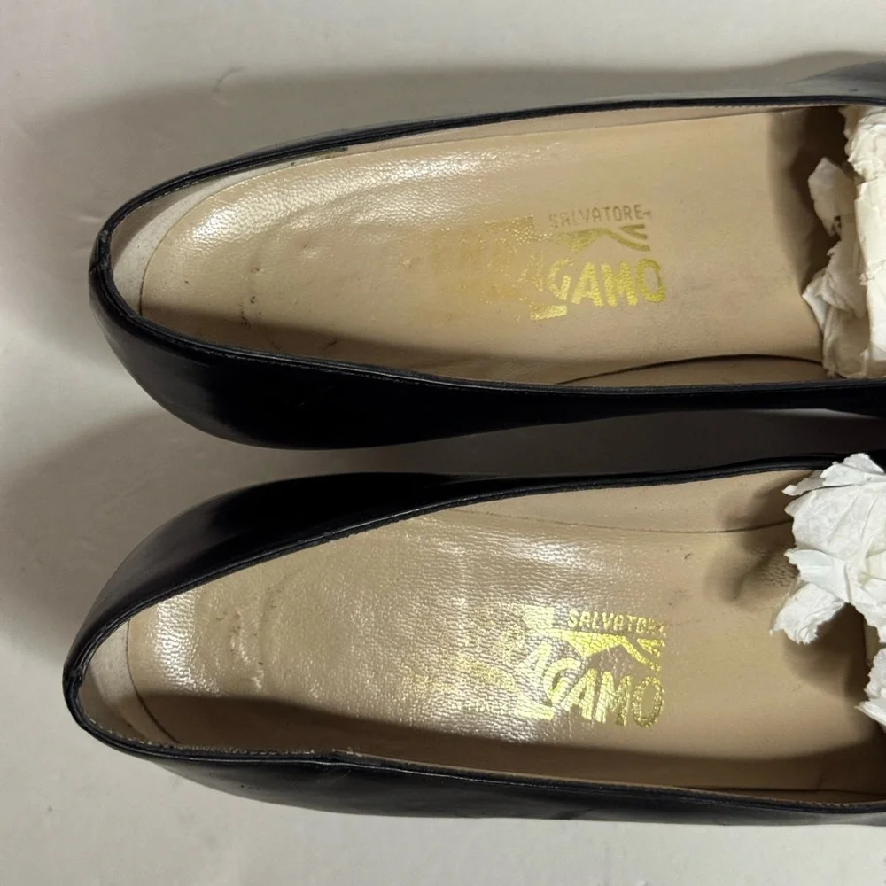 Salvatore Ferragamo Women’s Beautiful Classic 90’s Black Pump Heels Size 10